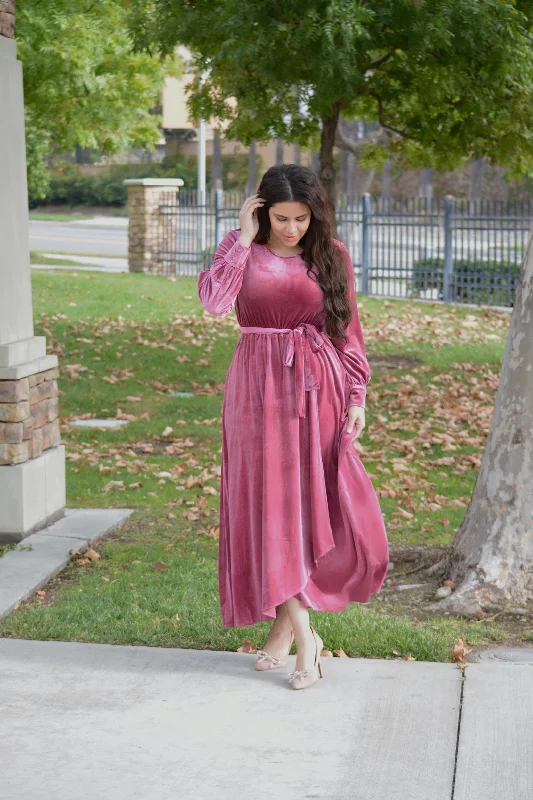 Women's maxi dress curve sweep -Cameo Pink Velvet Maxi Dress