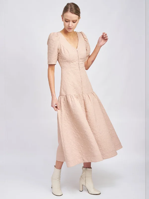 ladies-midi-dress-effortless-elegance-En Saison Quilted Puff Sleeve Midi Dress